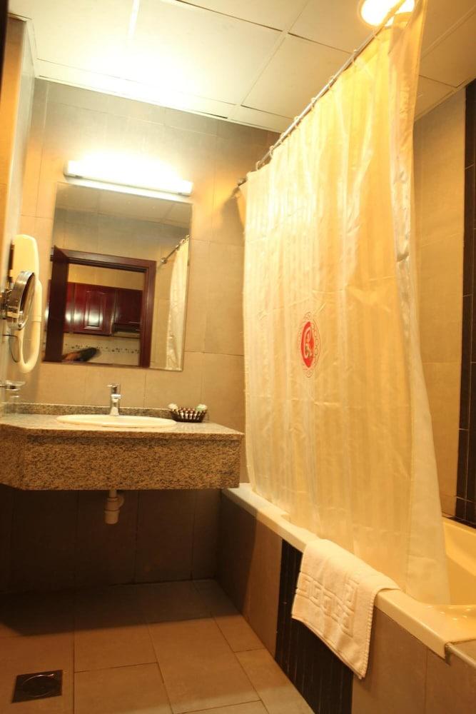 Ramee Rose Hotel Apartments Abu Dhabi Ngoại thất bức ảnh