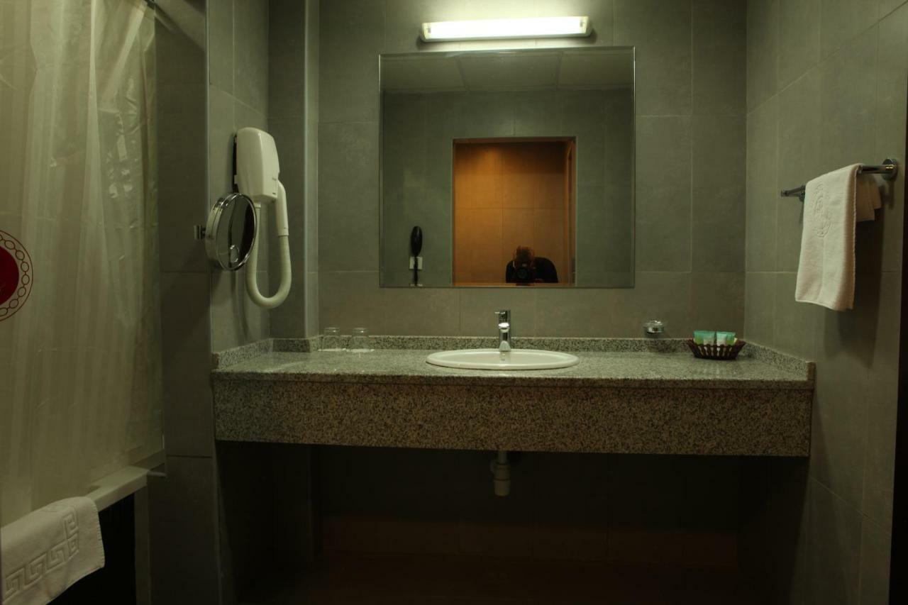 Ramee Rose Hotel Apartments Abu Dhabi Ngoại thất bức ảnh
